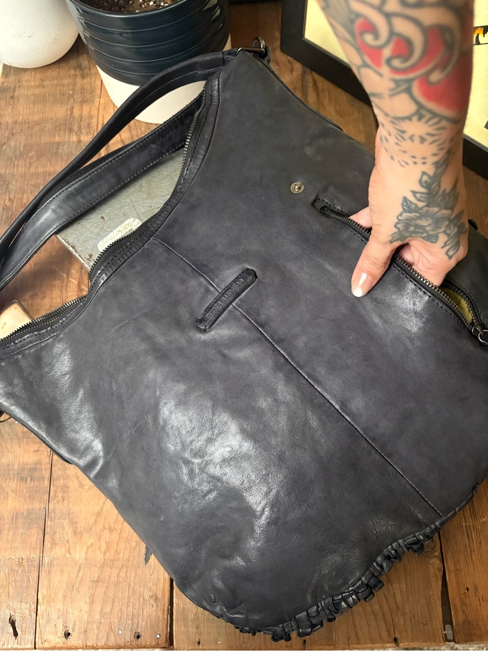 Esme | Nightshadow - Aunts & Uncles - Black Shoulder Bag - Picture 7 of 10